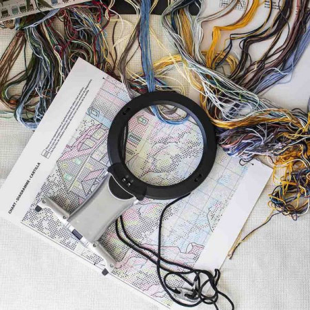 Lampe loupe mains libres LED