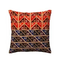 Stitch cushion kit Peruvian ornament 5371