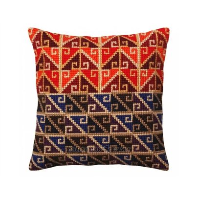 Stitch cushion kit Peruvian ornament 5371