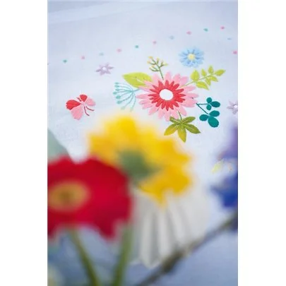 Kit nappe Fleurs de printemps et papillons
